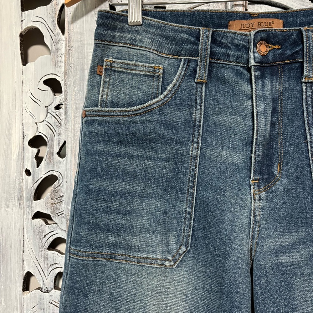 Judy Blue Medium Wash Straight Leg Jeans - Picture 10 of 15